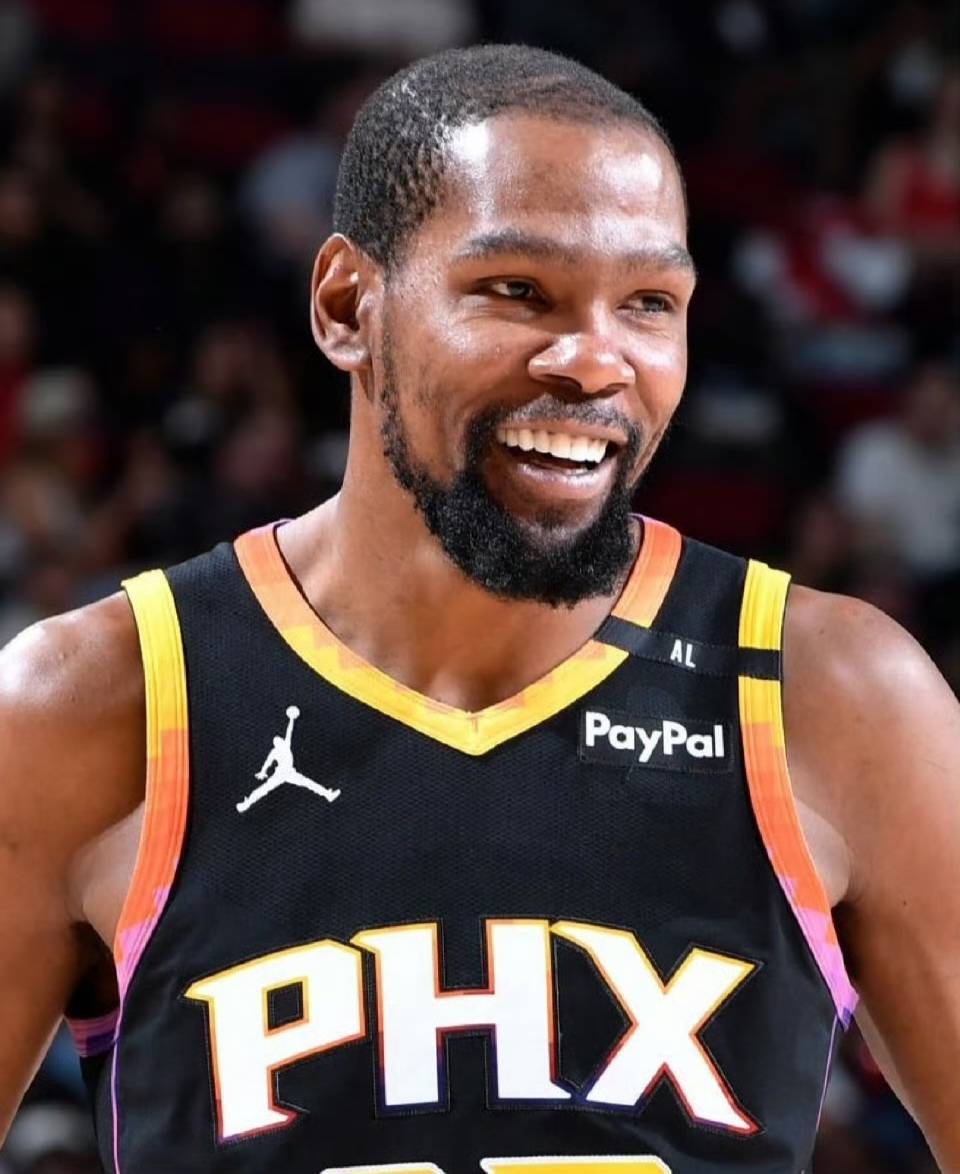 九游电脑版-美国队引发争议！，杜兰特官方宣布刷新纪录新规赛场气氛高涨(杜兰特美国队数据)