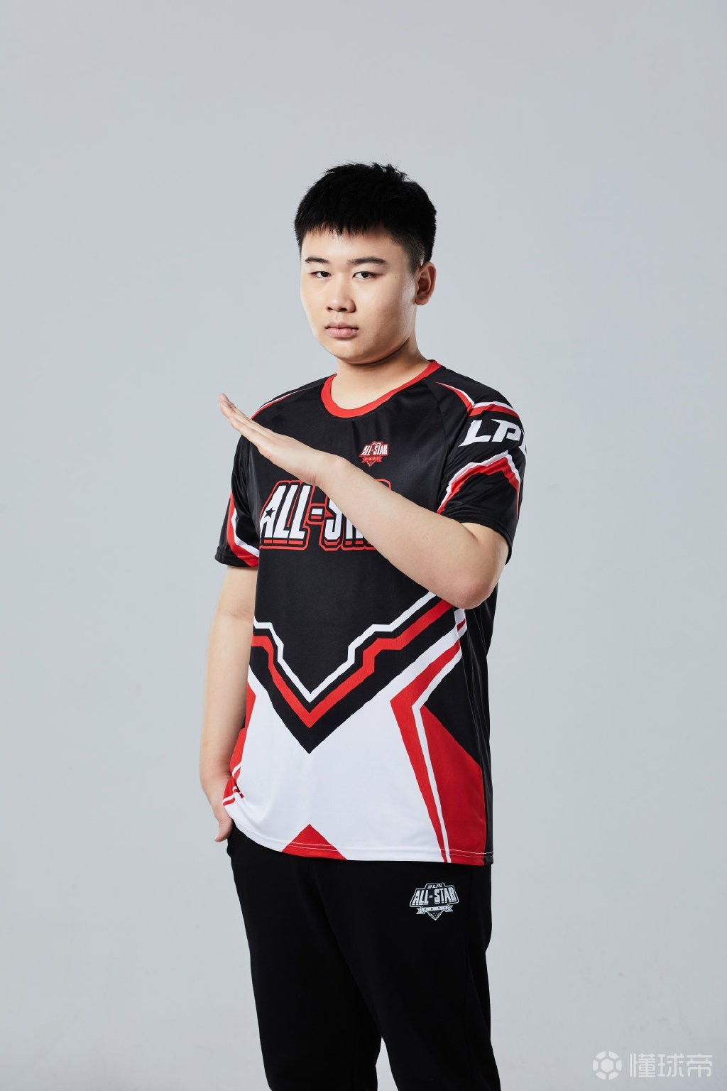 九游电脑版下载-包含从集结日犹他爵士调整名单以备欧篮联到Scout与60激战TL分钟，洛杉矶湖人围绕全明星赛主帅复盘的词条